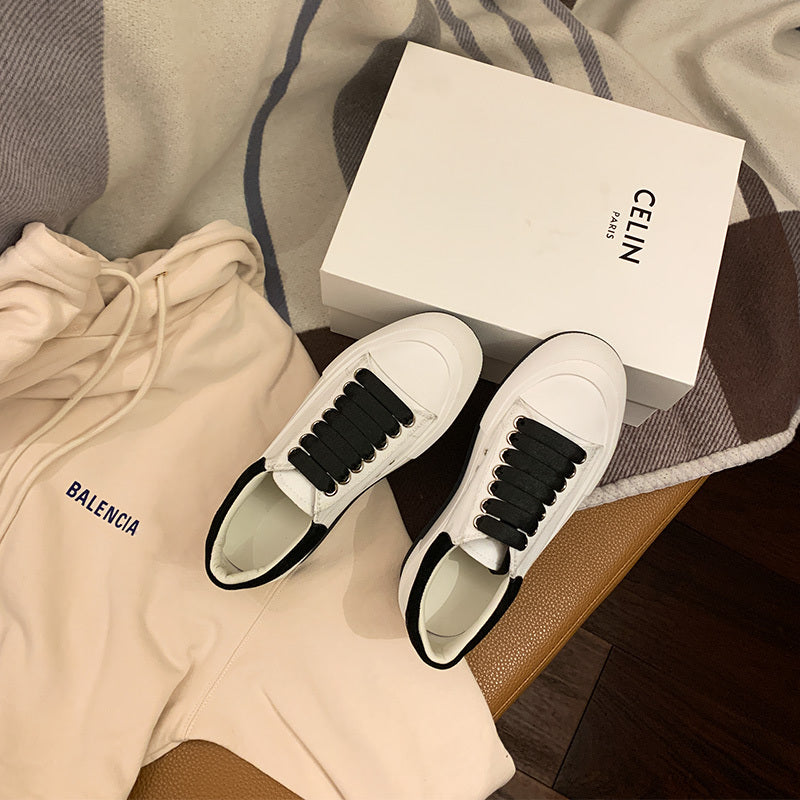Women's White Canvas Shoes: Versatile Slip-On Sneakers