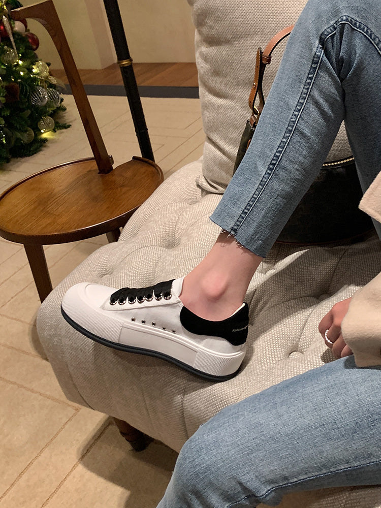 Women's White Canvas Shoes: Versatile Slip-On Sneakers
