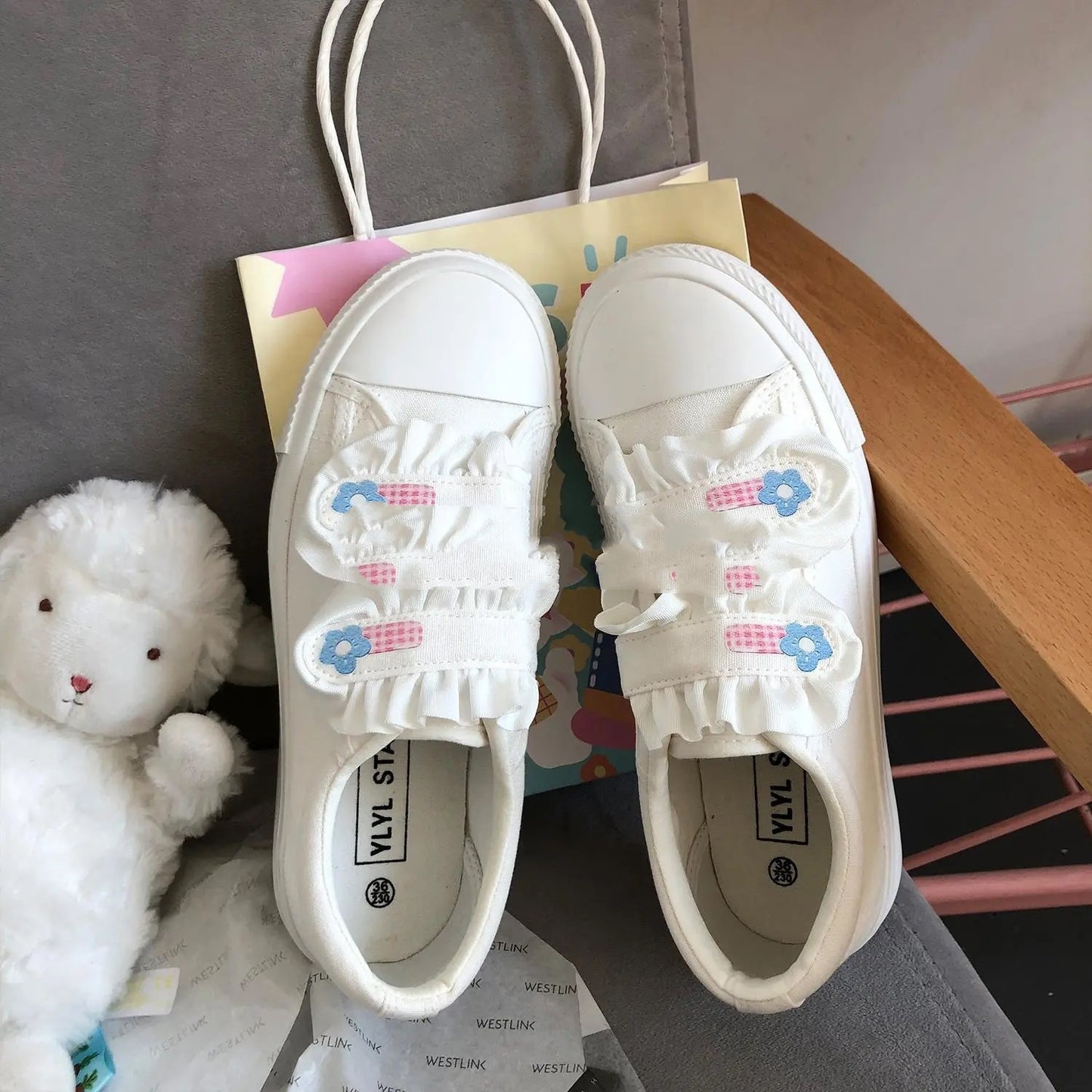 Women’s White Canvas Velcro Shoes – Simple, Casual & Easy to Wear